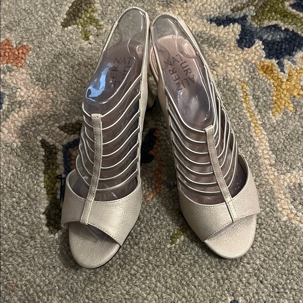 Naturalizer Women's Elegant Cream Strappy Heels